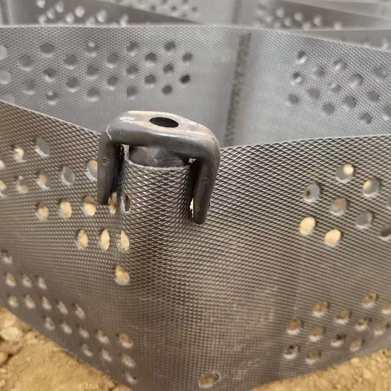 Geocelda celular de lámina de plástico HDPE texturizada/perforada de 1,1-1,8 mm para protección de refuerzo de taludes de canales